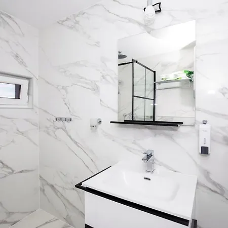 Studio 4968-1 Vir