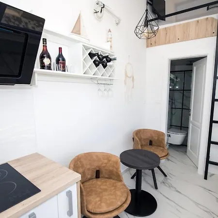 Studio 4968-1